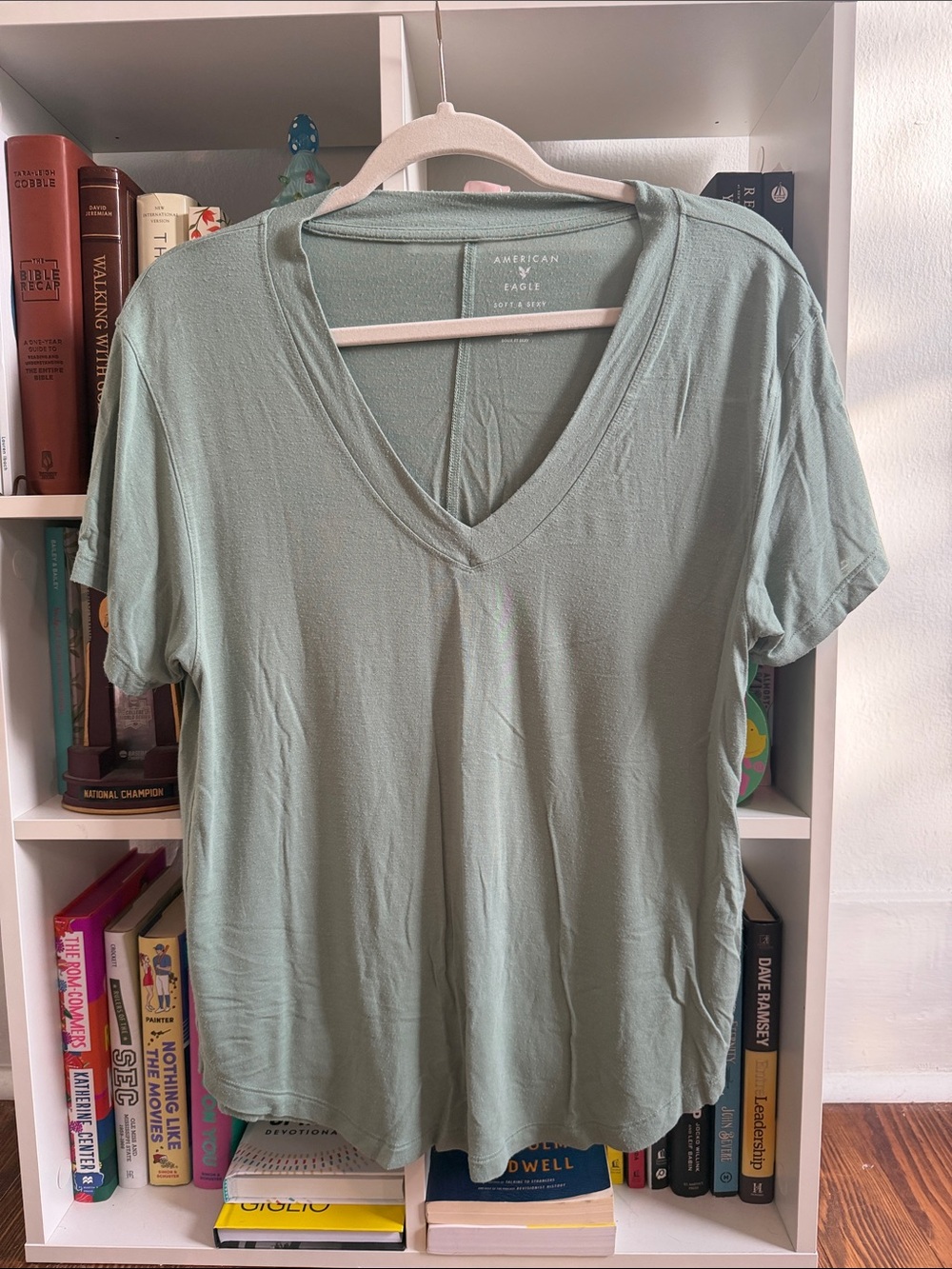 American Eagle Outfitters Light Sage V-Neck Short Sleeve Tee